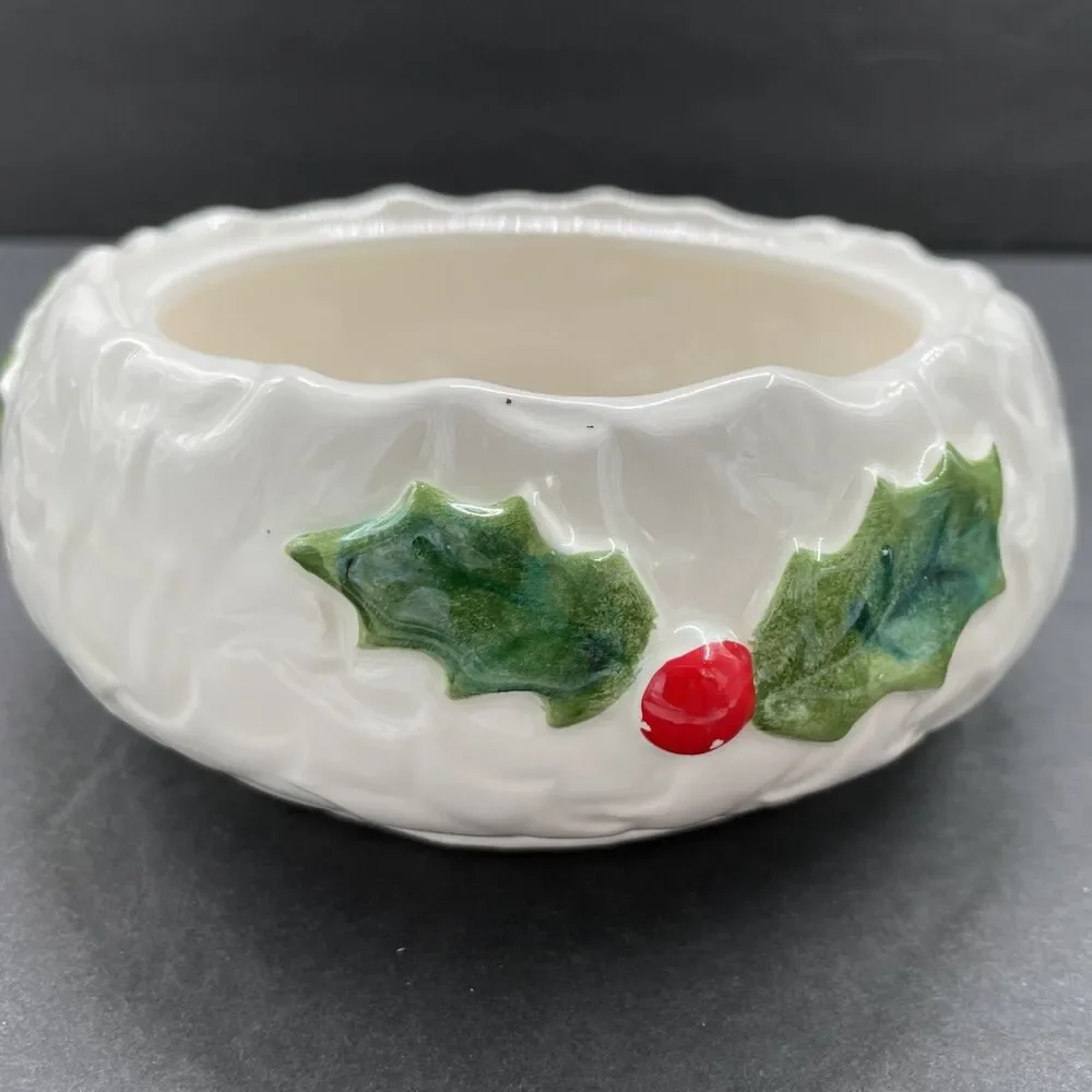 Lefton White Holly Small Round Lidded Box 6064 Covered Candy Bowl 1972/73 Japan